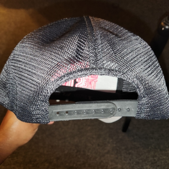 Hat - Picture 3 of 5